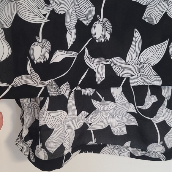 3/$20  PHILOSOPHY SLEEVELESS TOP - Picture 2 of 2